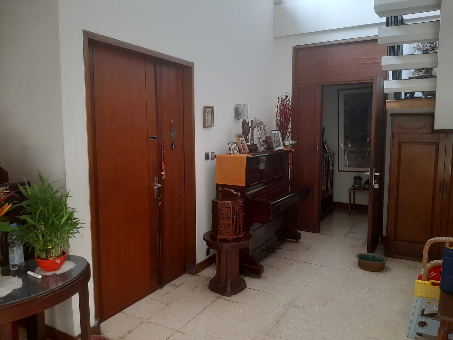 Rumah nyaman di Pondok Indah dekat ke Pondok Indah mall.