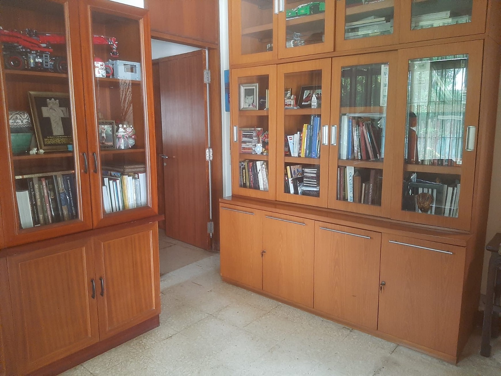 Rumah nyaman di Pondok Indah dekat ke Pondok Indah mall.