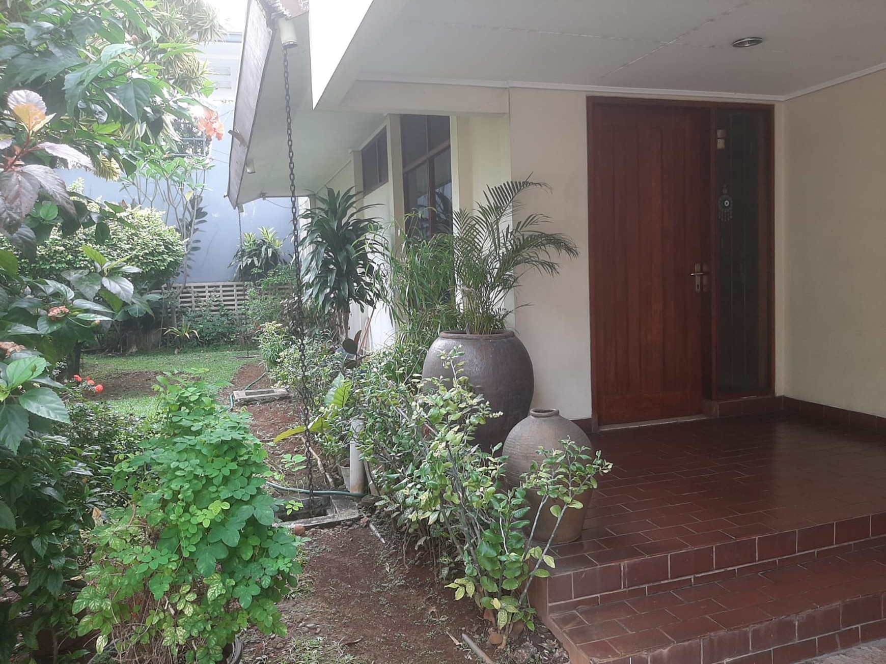 Rumah nyaman di Pondok Indah dekat ke Pondok Indah mall.