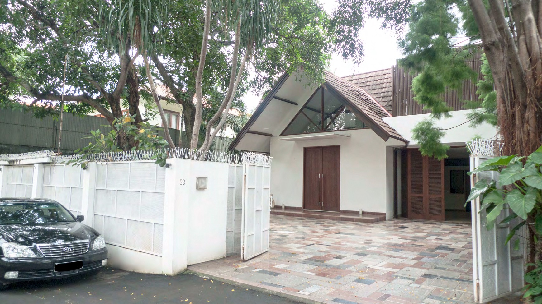 Dijual rumah bagus Jl Benda, Kemang