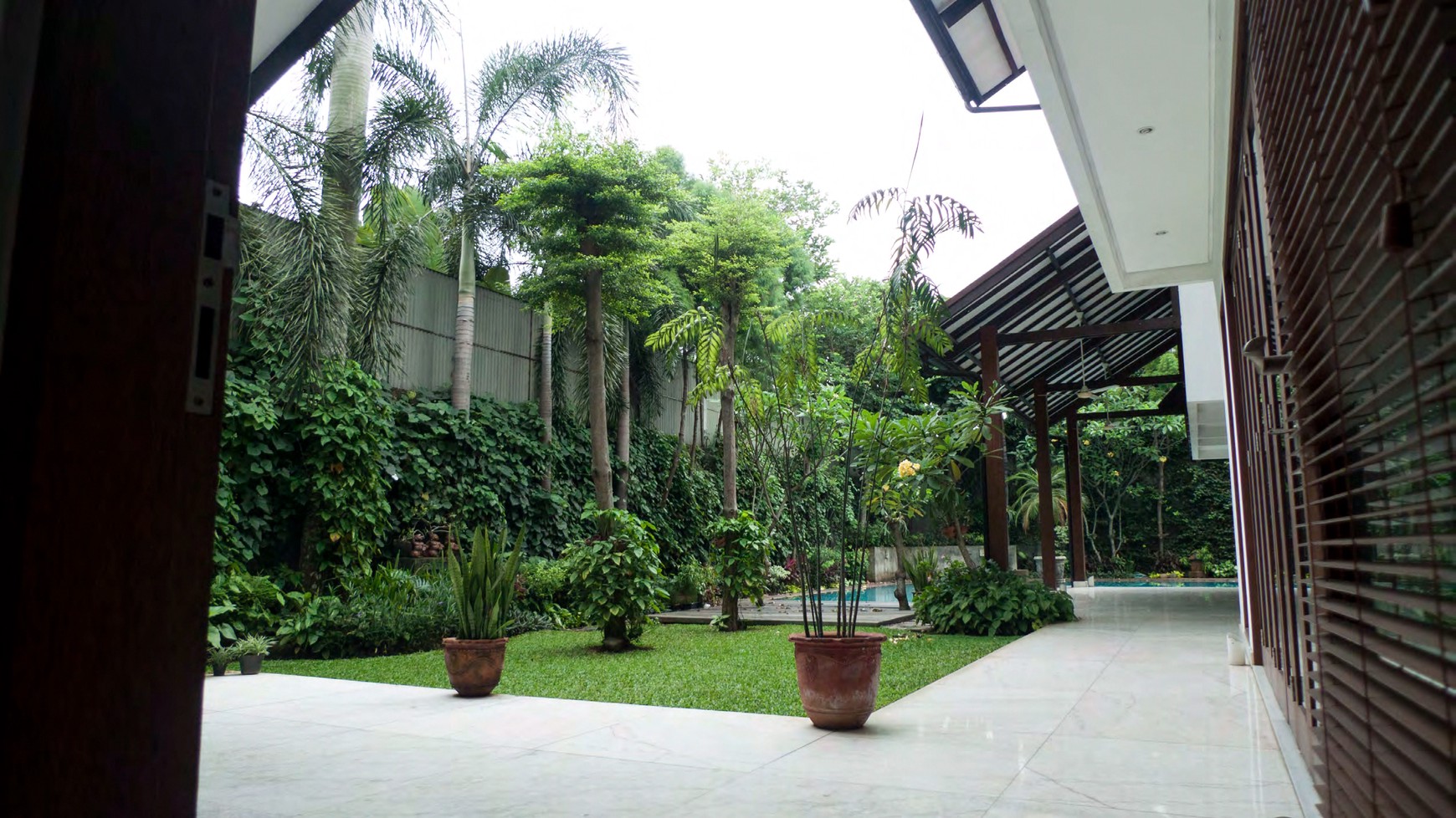 Dijual rumah bagus Jl Benda, Kemang