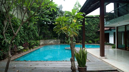 Dijual rumah bagus Jl Benda, Kemang