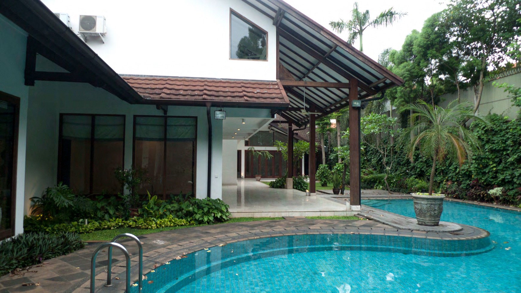 Dijual rumah bagus Jl Benda, Kemang