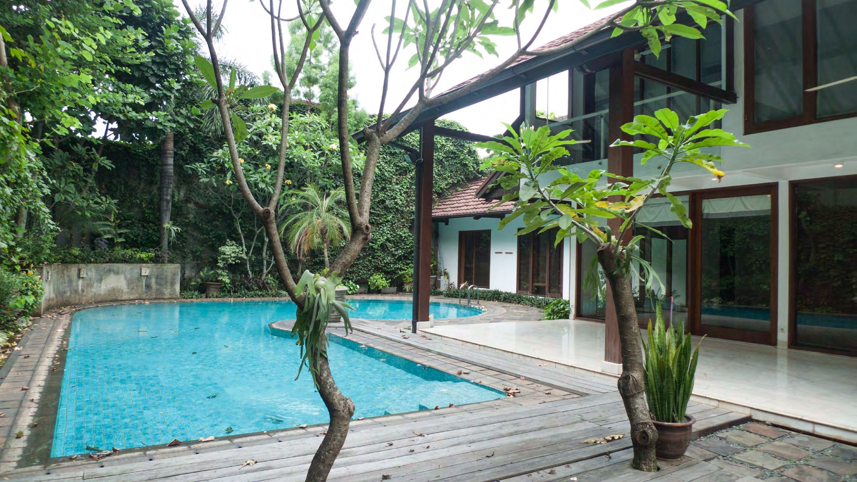 Dijual rumah bagus Jl Benda, Kemang