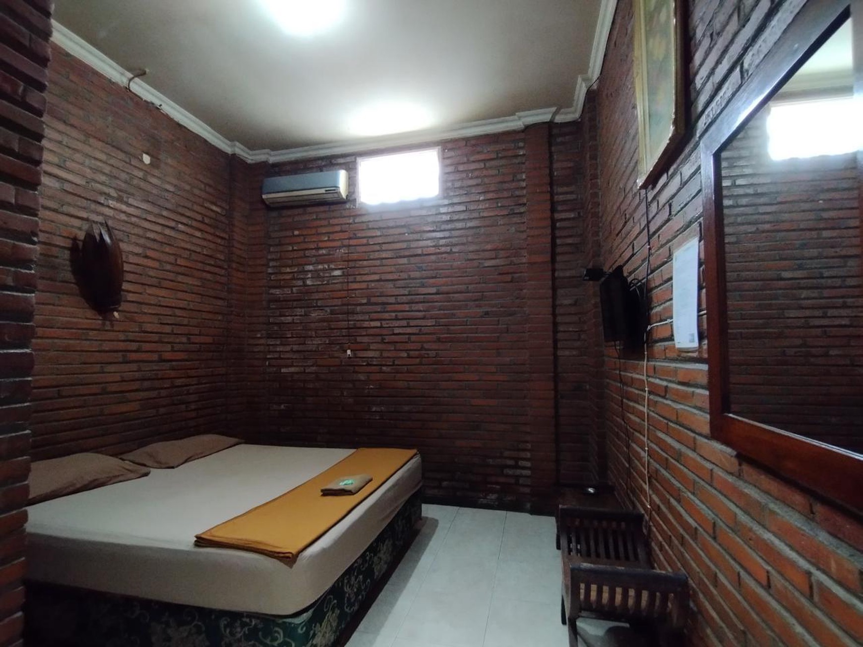 Flash Sale. Hotel melati pinggir jalan raya di Kediri