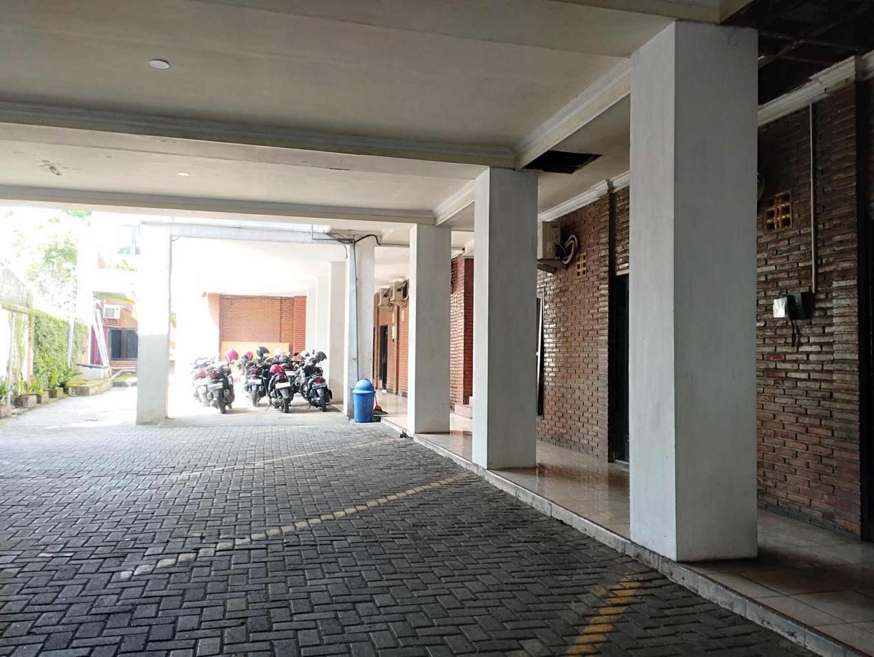 Flash Sale. Hotel melati pinggir jalan raya di Kediri