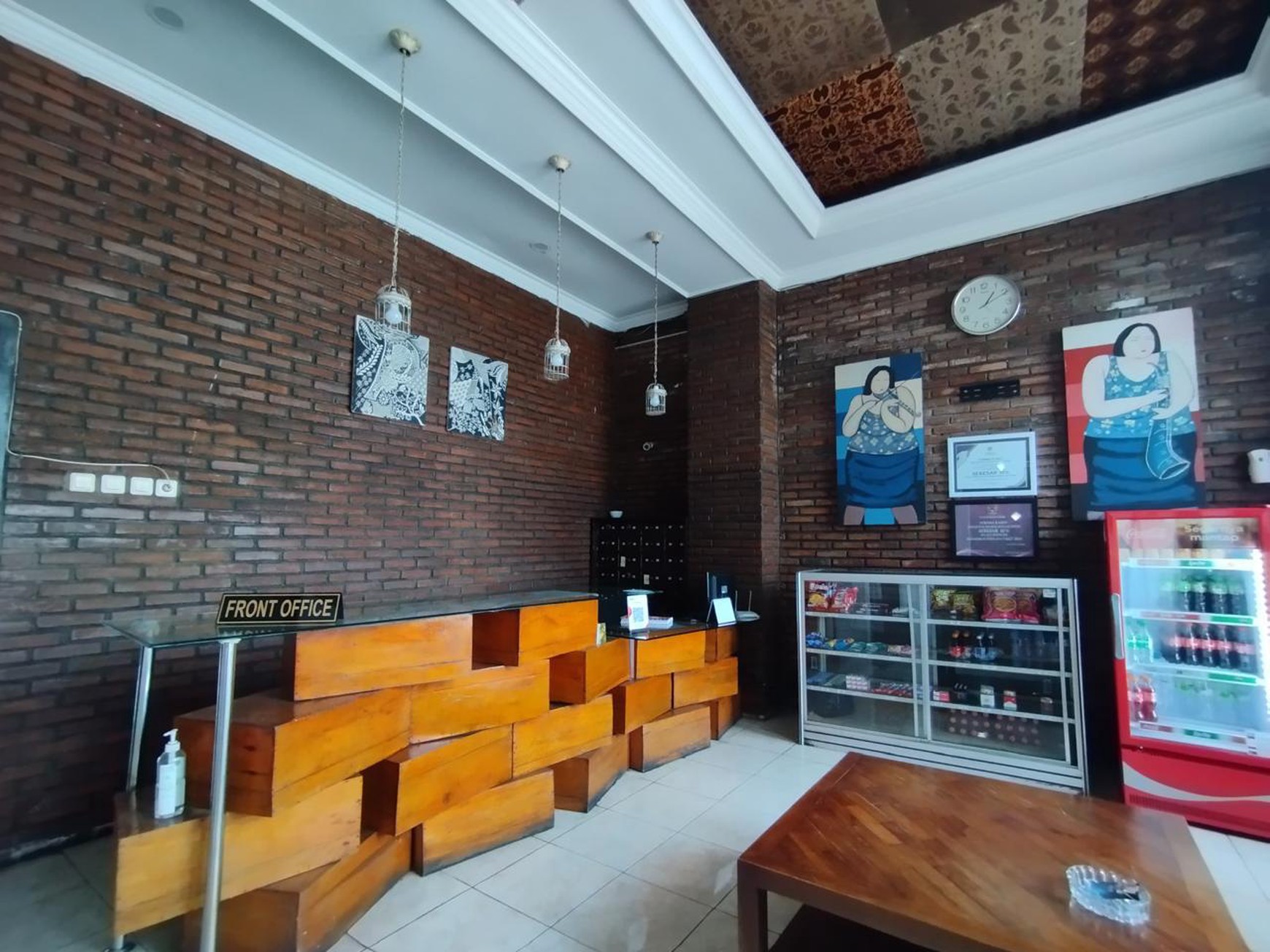 Flash Sale. Hotel melati pinggir jalan raya di Kediri