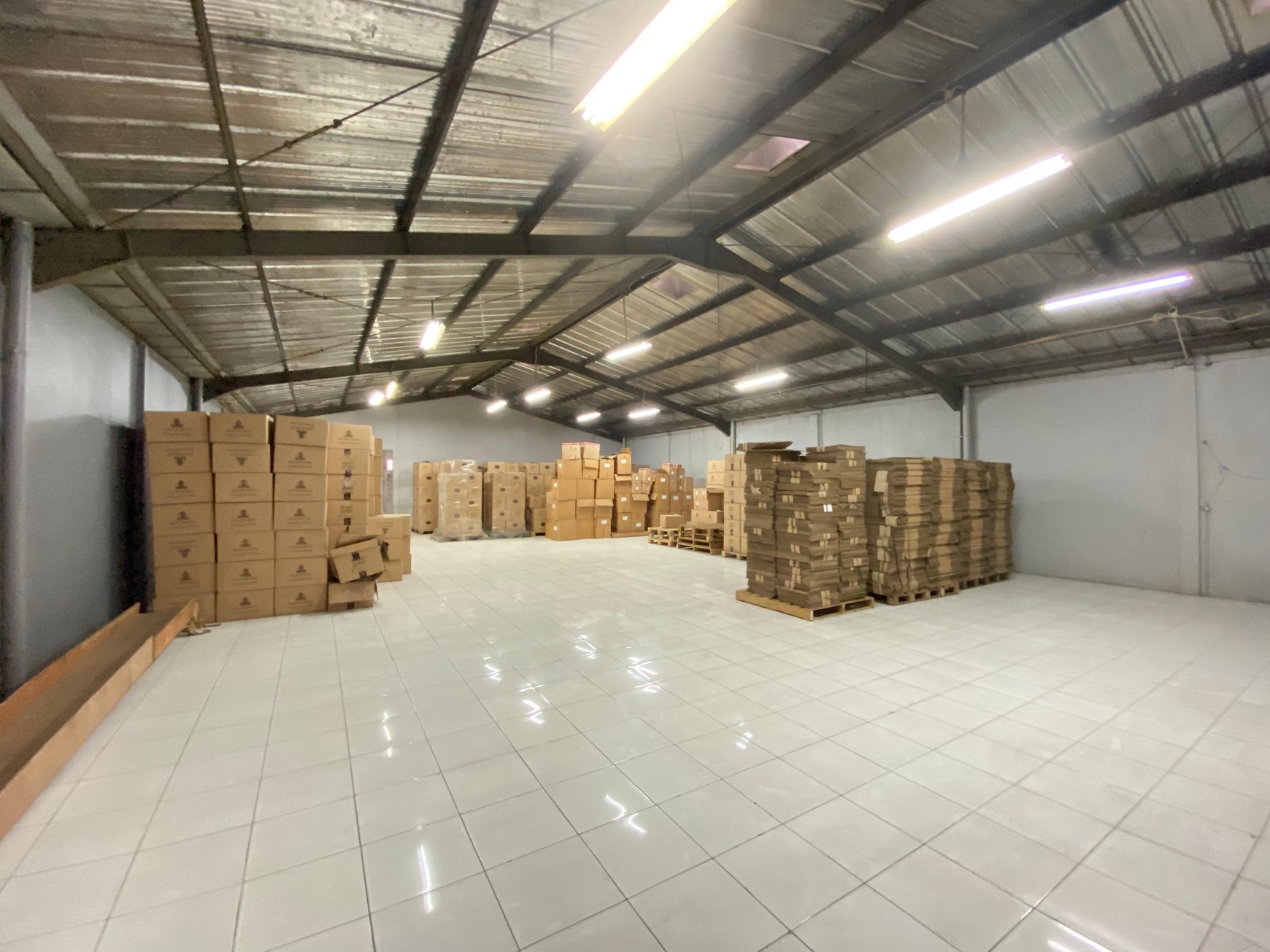 Rent. Gudang luas Taman Tekno BSD, cocok untuk segala jenis usaha..