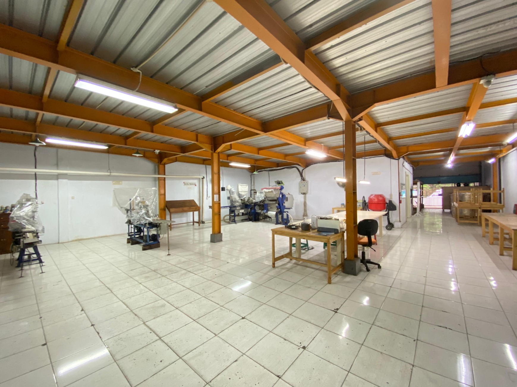 Rent. Gudang luas Taman Tekno BSD, cocok untuk segala jenis usaha..