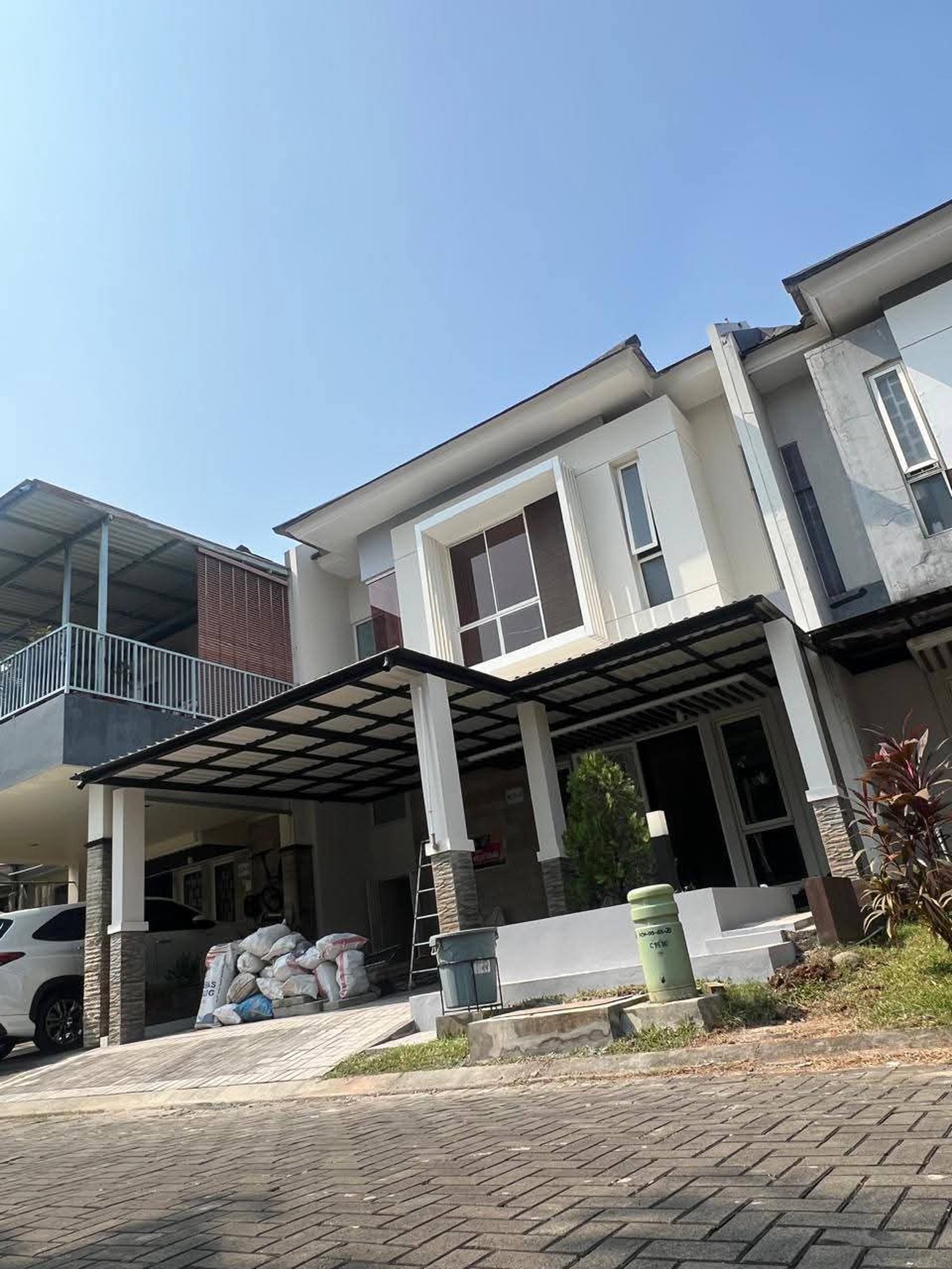 Rumah 2 Lantai Siap Huni di The Green BSD Dekat Tol