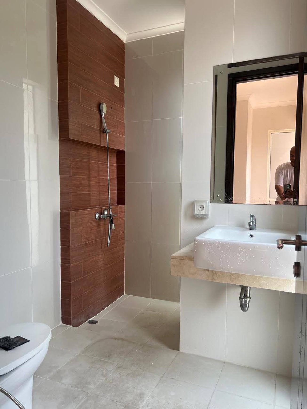 Rumah 2 Lantai Siap Huni di The Green BSD Dekat Tol