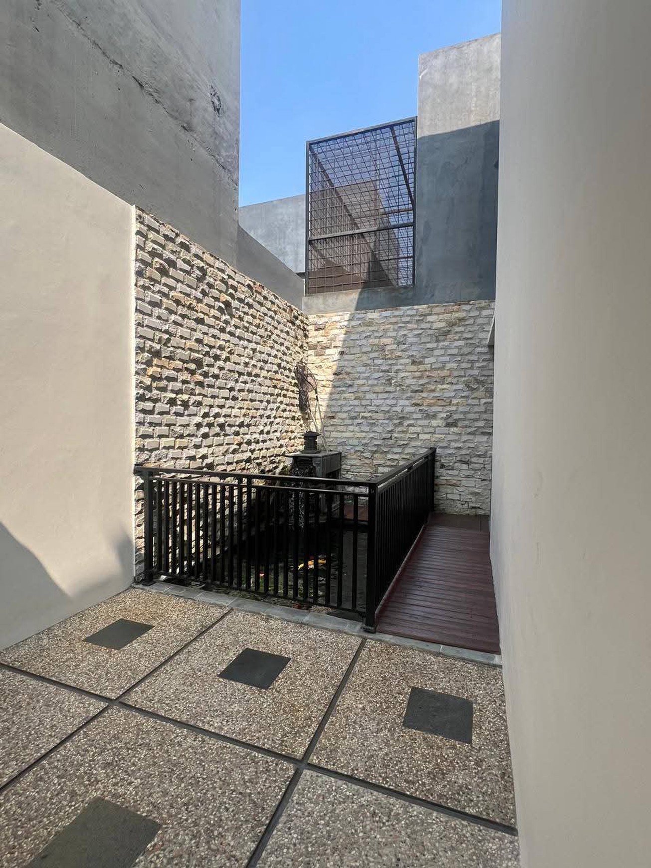 Rumah 2 Lantai Siap Huni di The Green BSD Dekat Tol