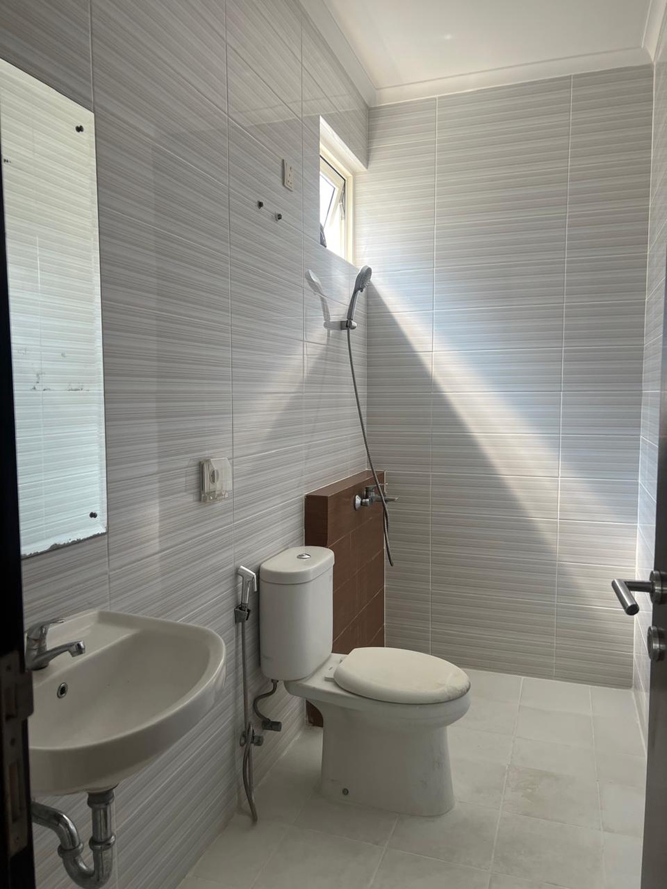 Rumah 2 Lantai Siap Huni di The Green BSD Dekat Tol