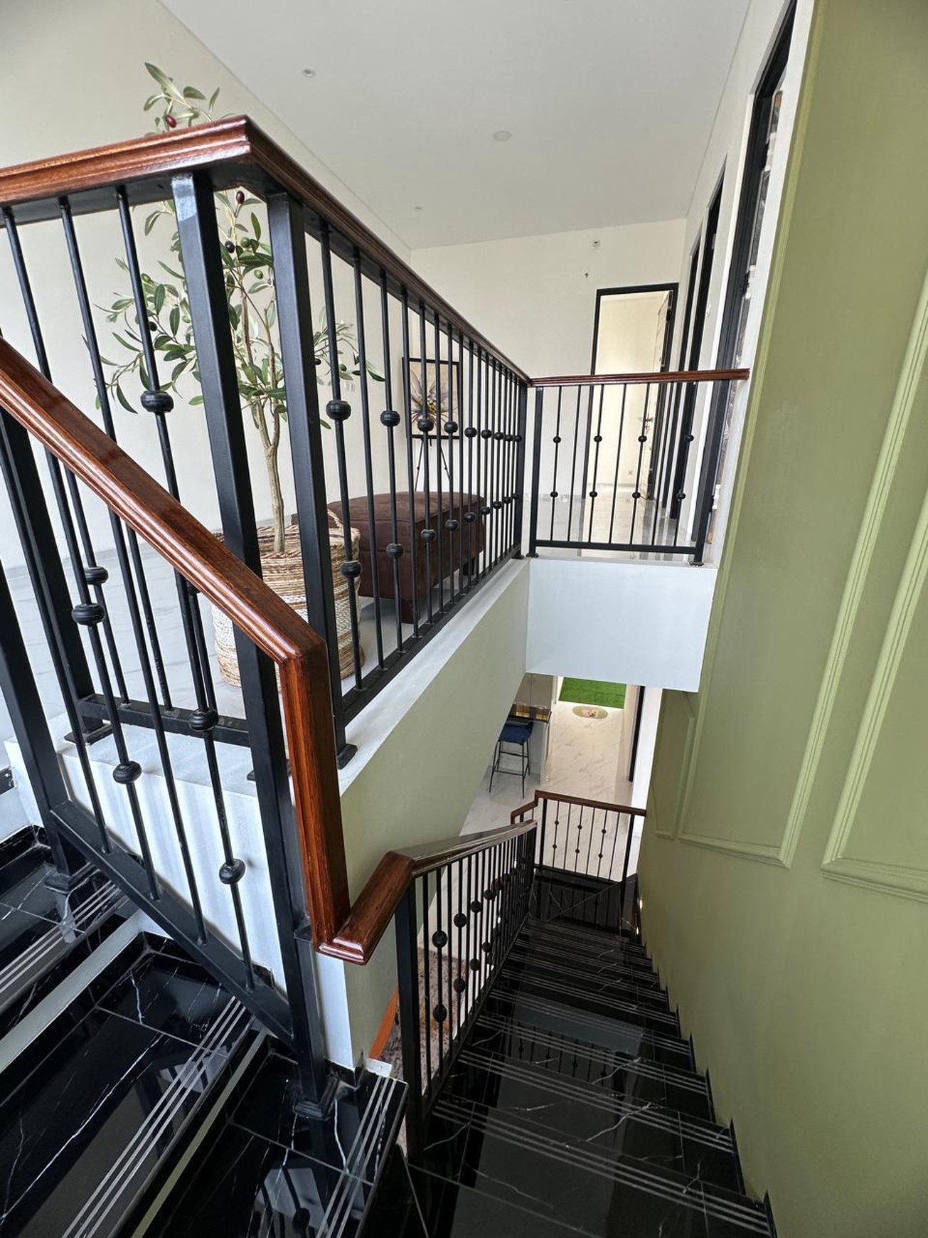 Rumah Baru 2 Lantai Siap Huni di Nusaloka BSD Dekat Tol