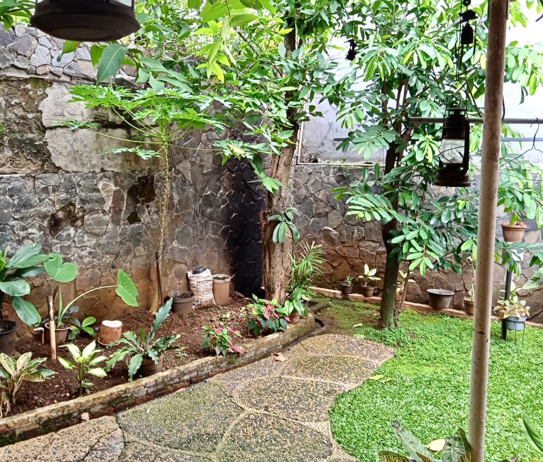 Rumah Hitung Tanah Area Cipete