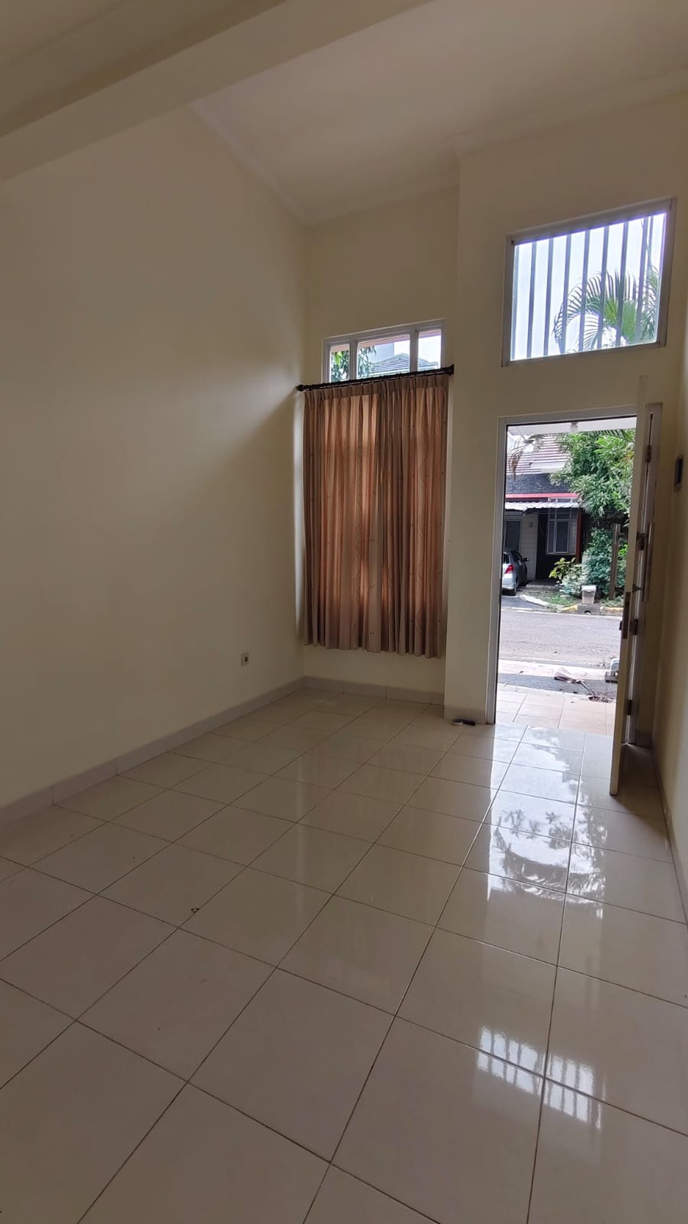Rumah Cantik Bersih Rapih Cluster De Oranje Grand Wisata Bekasi