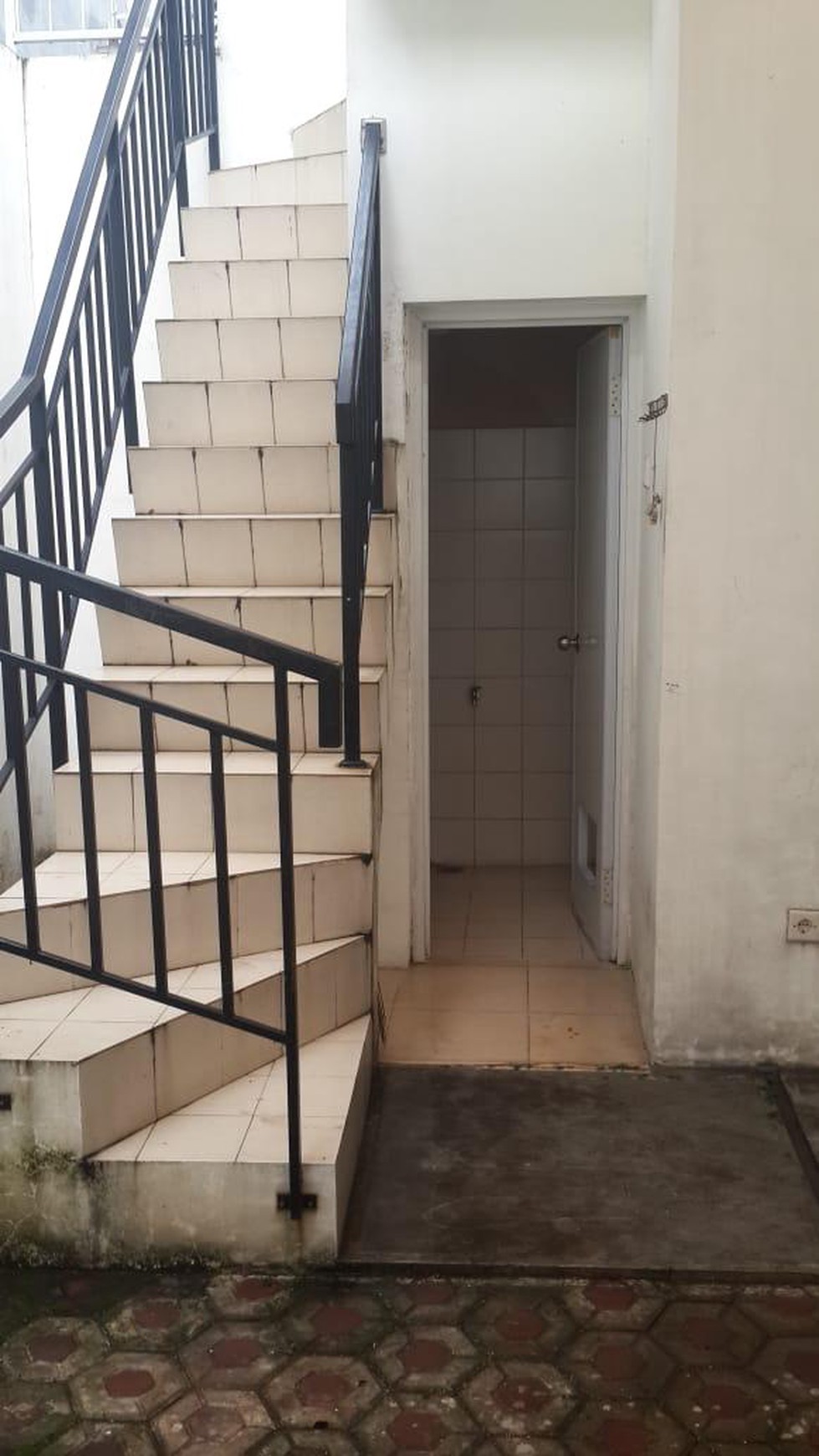 Disewakan  Rumah cheryville 3 kamar tidur Grand Wisata, Bekasi