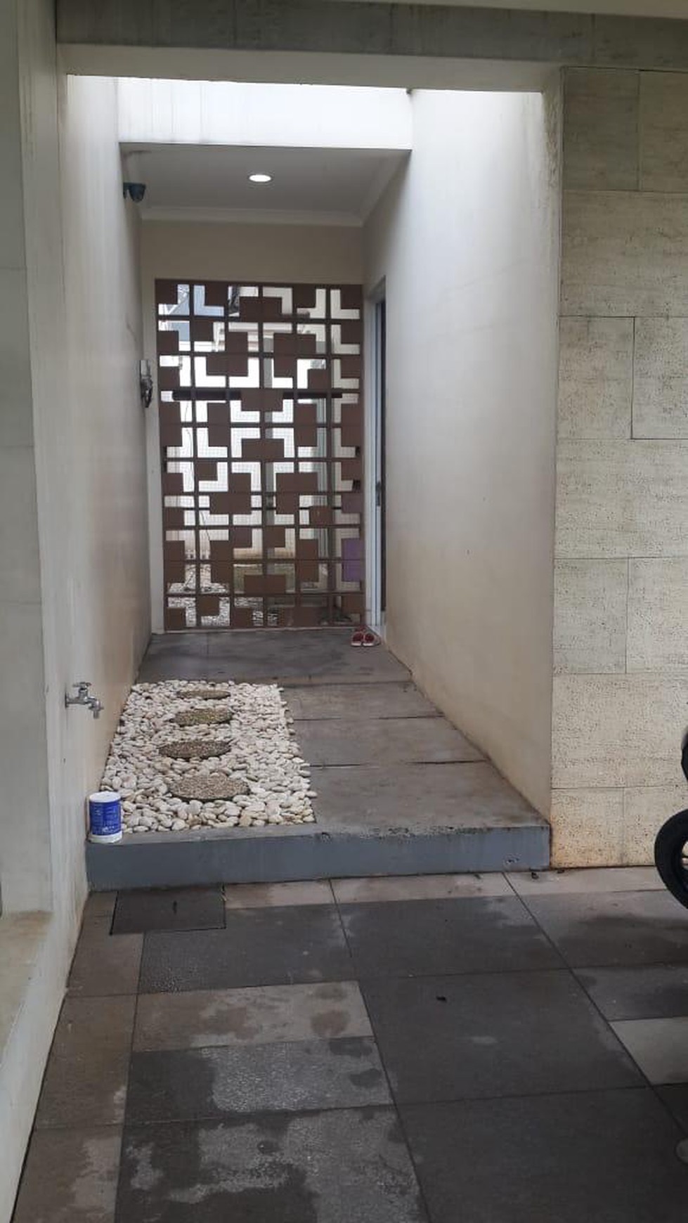 Disewakan  Rumah cheryville 3 kamar tidur Grand Wisata, Bekasi