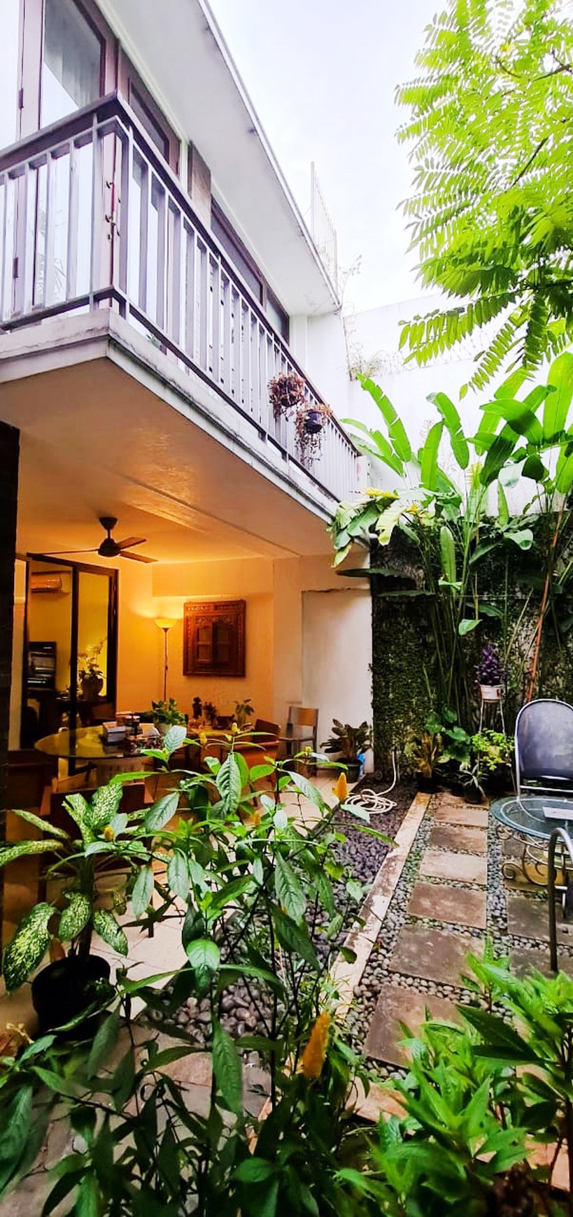 Rumah Cantik Siap Huni Dengan Taman Belakang Di Bintaro Sektor 7