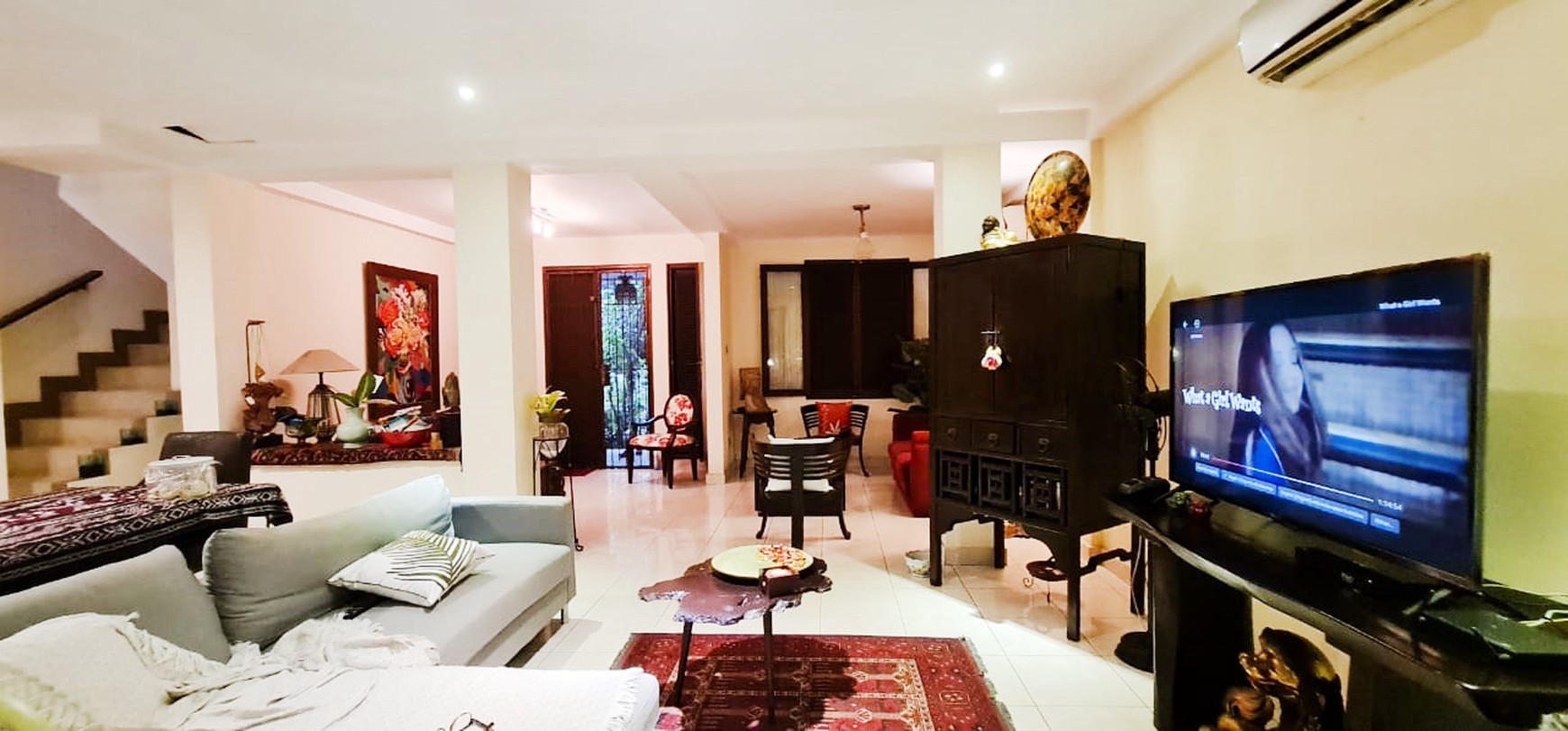 Rumah Cantik Siap Huni Dengan Taman Belakang Di Bintaro Sektor 7