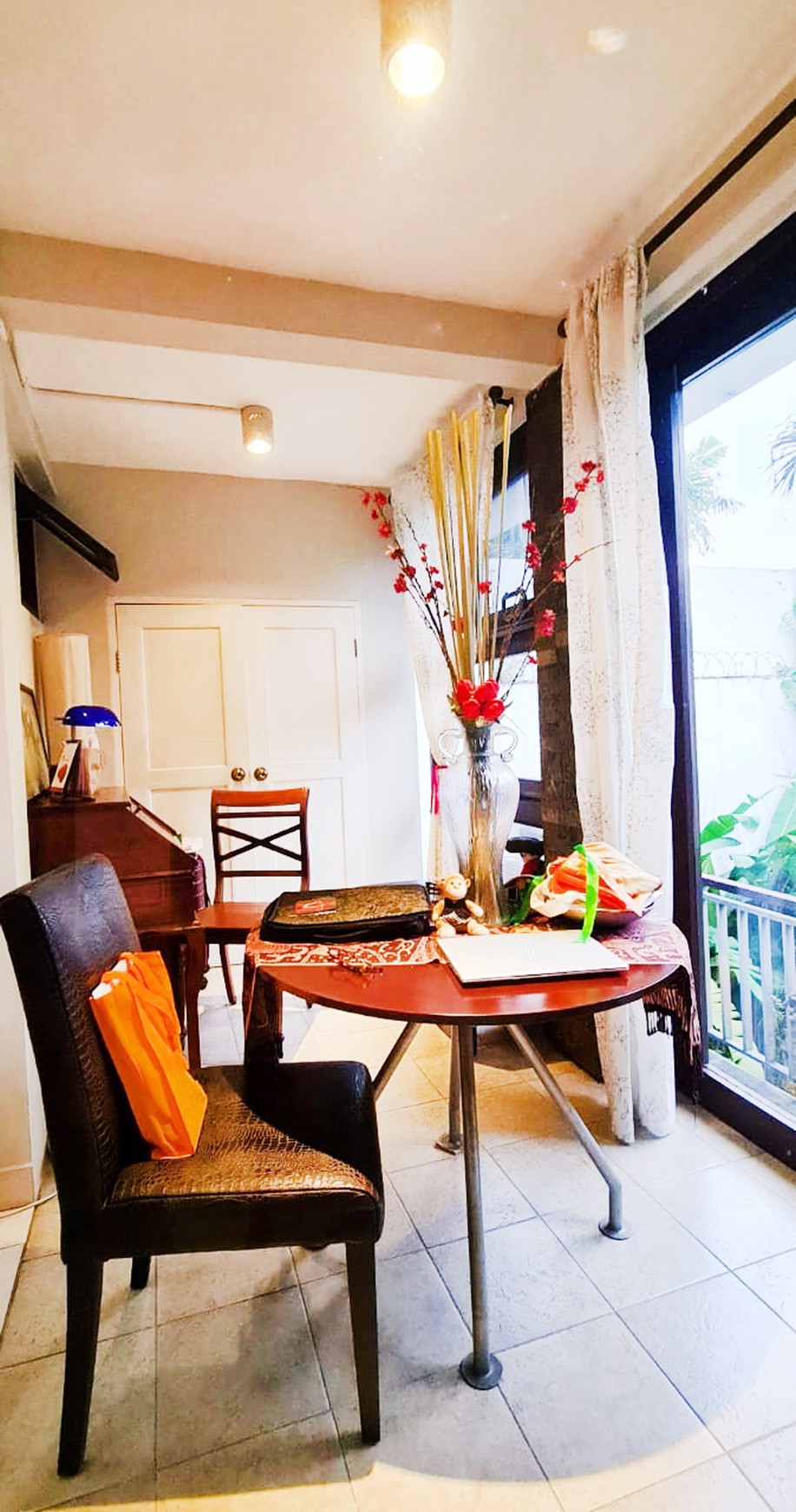 Rumah Cantik Siap Huni Dengan Taman Belakang Di Bintaro Sektor 7