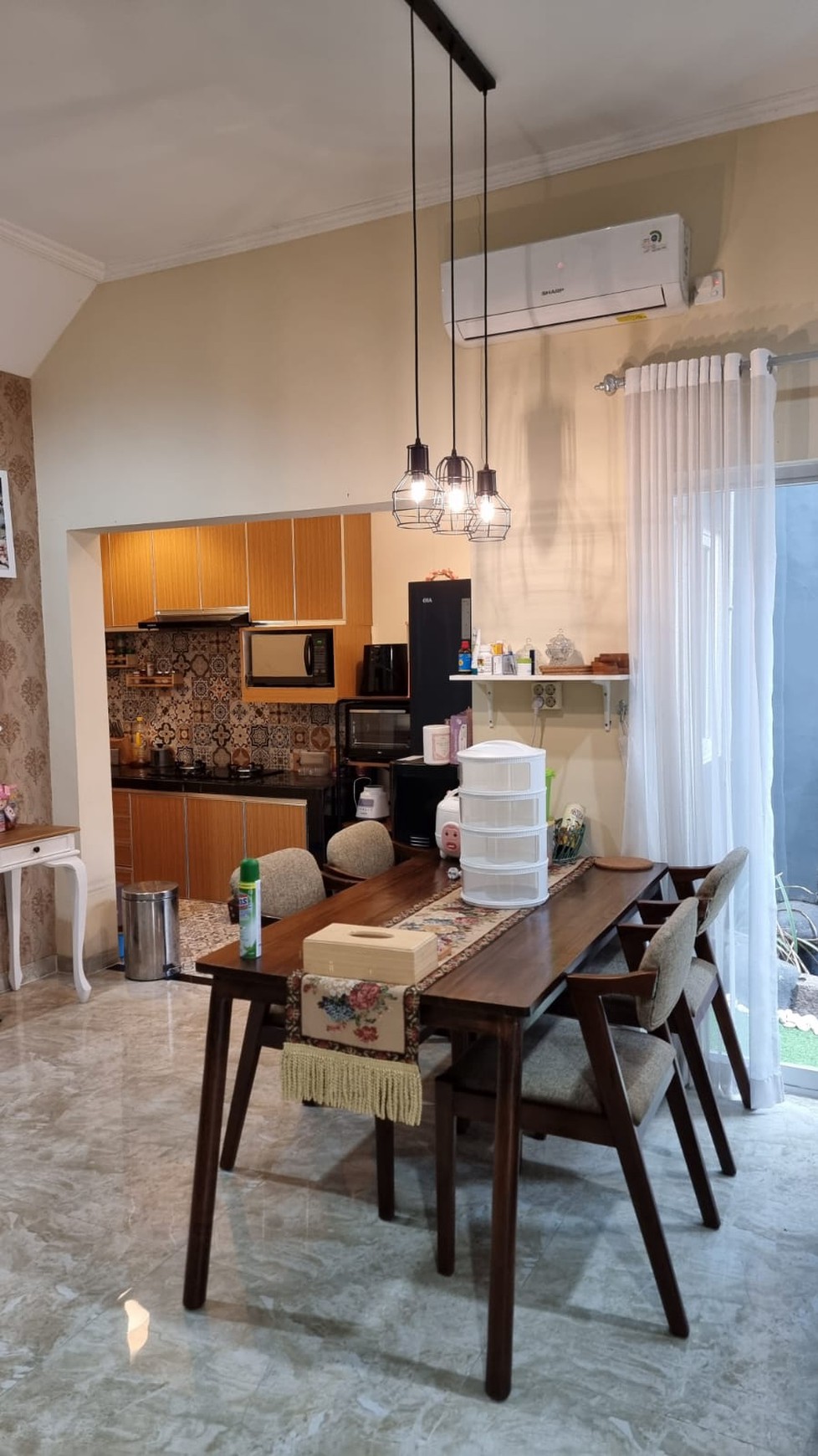 Rumah Minimalis Siap Huni dan Dijual Full Furnished @Adipati Residence, Serpong.