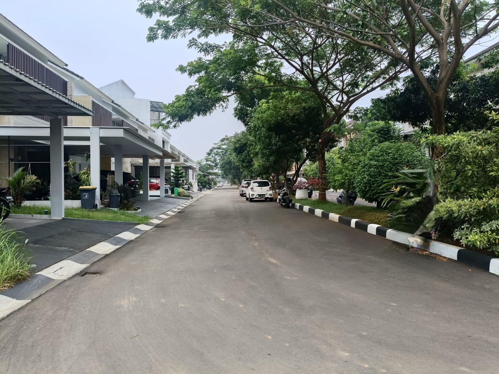 Rumah Dekat Mall Living World , Water Spring ,Grand Wisata - Tambun.Bekasi 