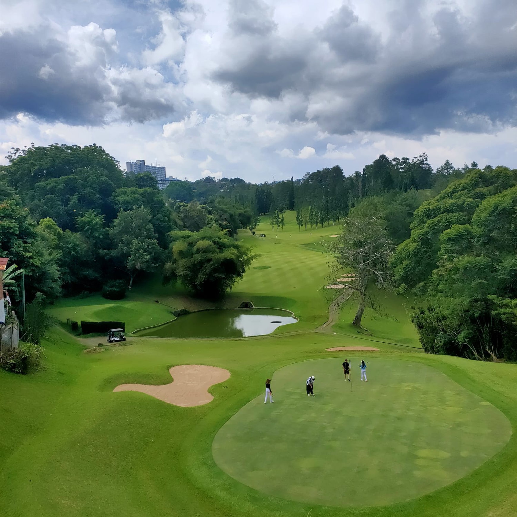 Dijual Tanah Lokasi Strategis di Cisadung, Bandung