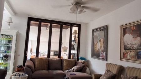 Rumah Cantik Bersih Siap Huni di Bintaro Jaya dengan Luas 216 m2 dan Bangunan 200 m2 Surat SHM KT 3+1 dan KM 3+1