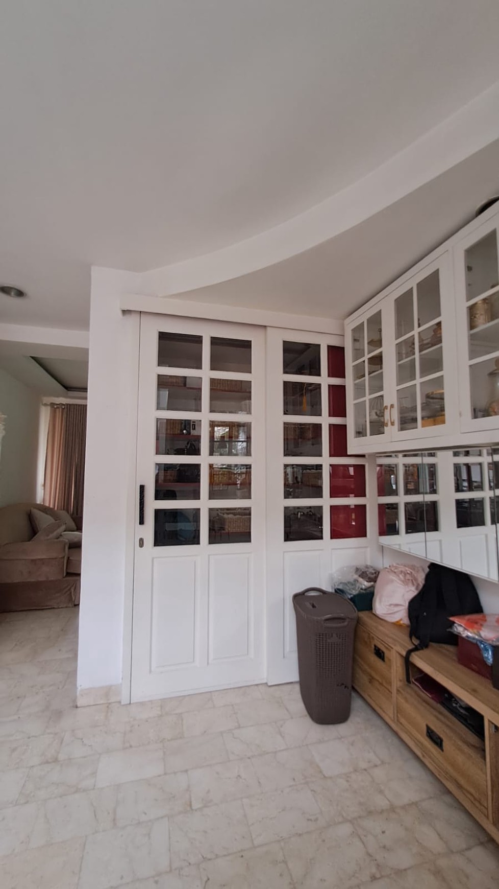 Rumah Cantik Bersih Siap Huni di Bintaro Jaya dengan Luas 216 m2 dan Bangunan 200 m2 Surat SHM KT 3+1 dan KM 3+1