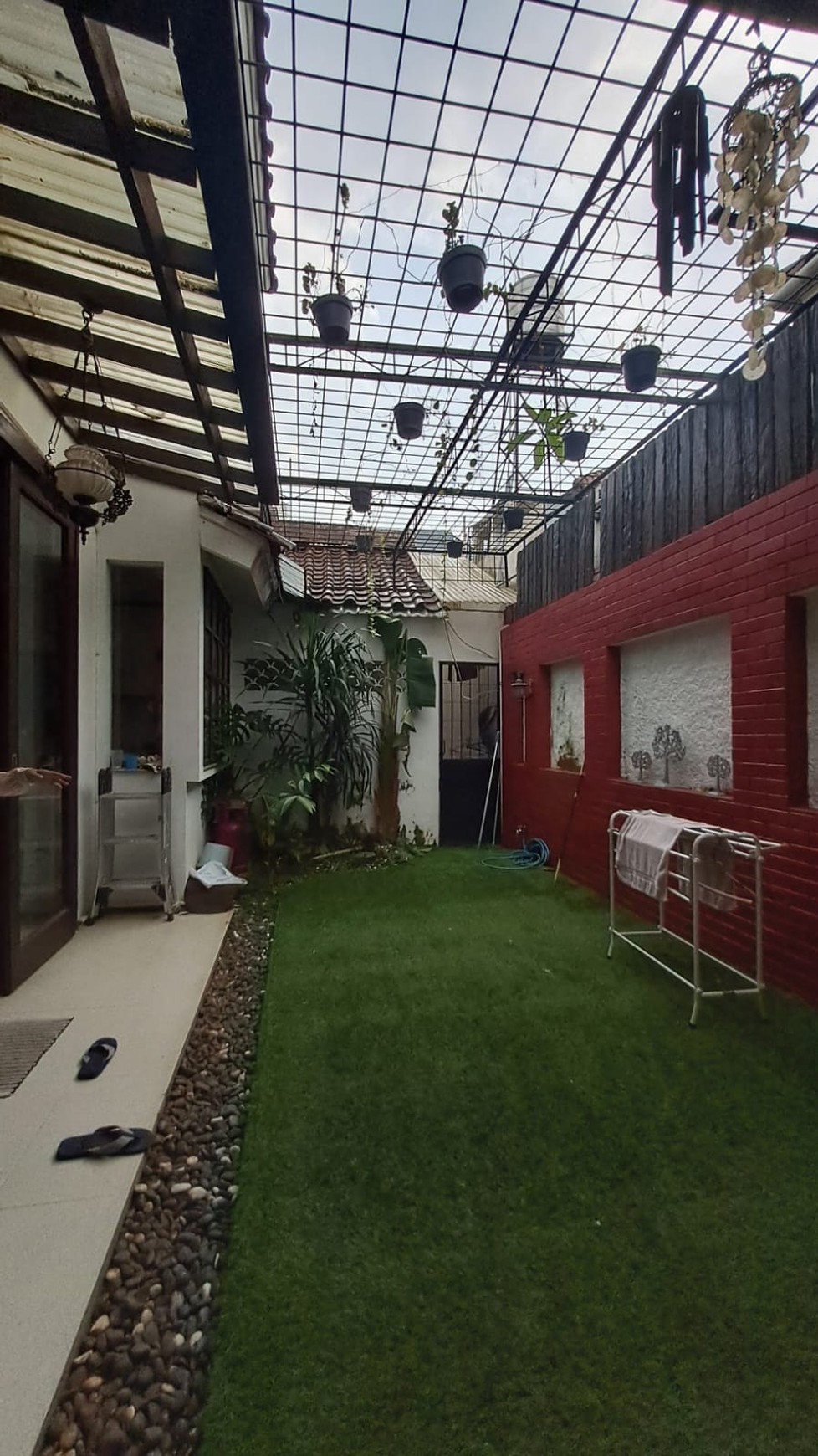 Rumah Cantik Bersih Siap Huni di Bintaro Jaya dengan Luas 216 m2 dan Bangunan 200 m2 Surat SHM KT 3+1 dan KM 3+1