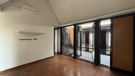 COZY AND BEAUTIFUL HOUSE AT SENOPATI AREA
