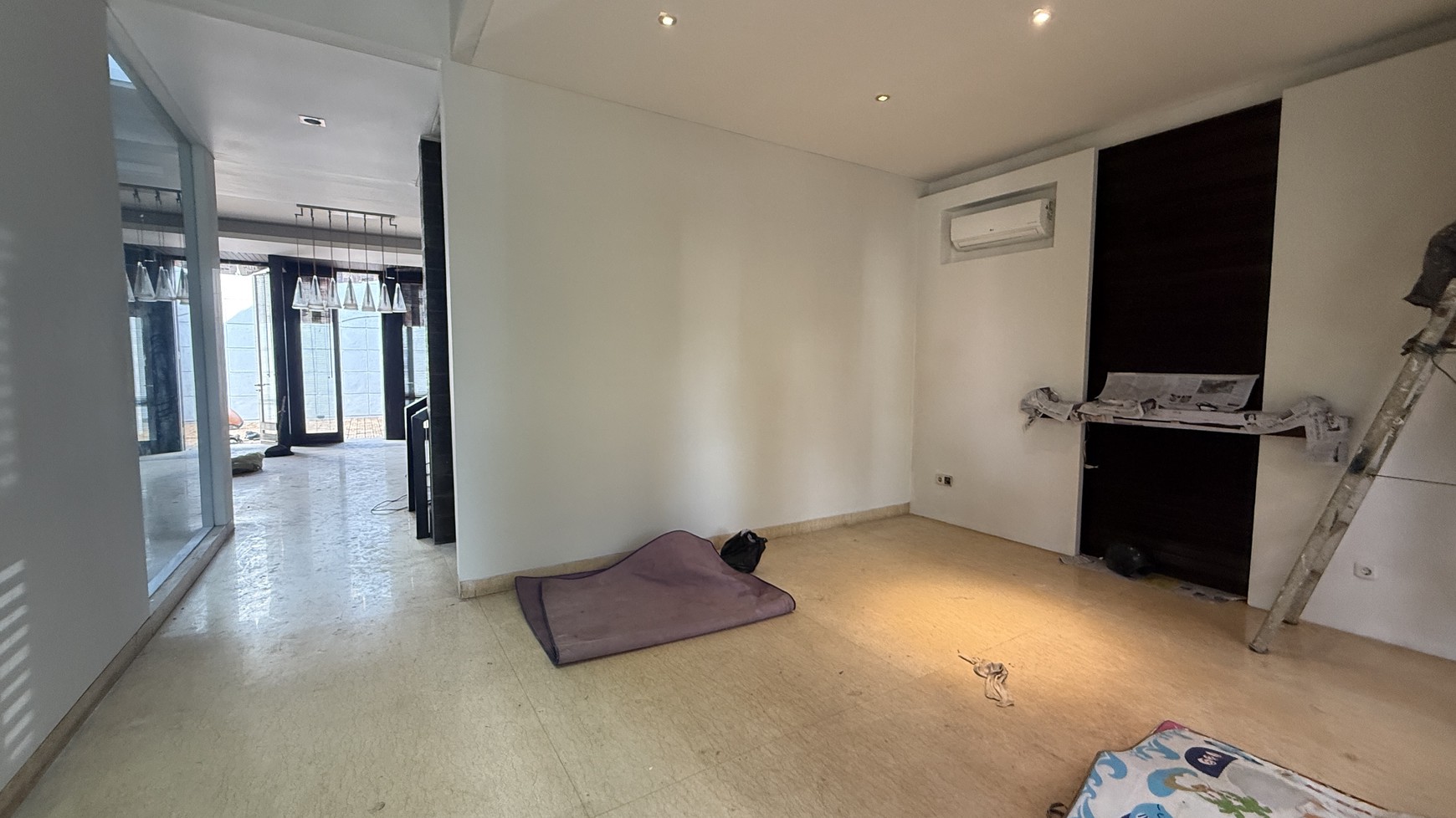 COZY AND BEAUTIFUL HOUSE AT SENOPATI AREA