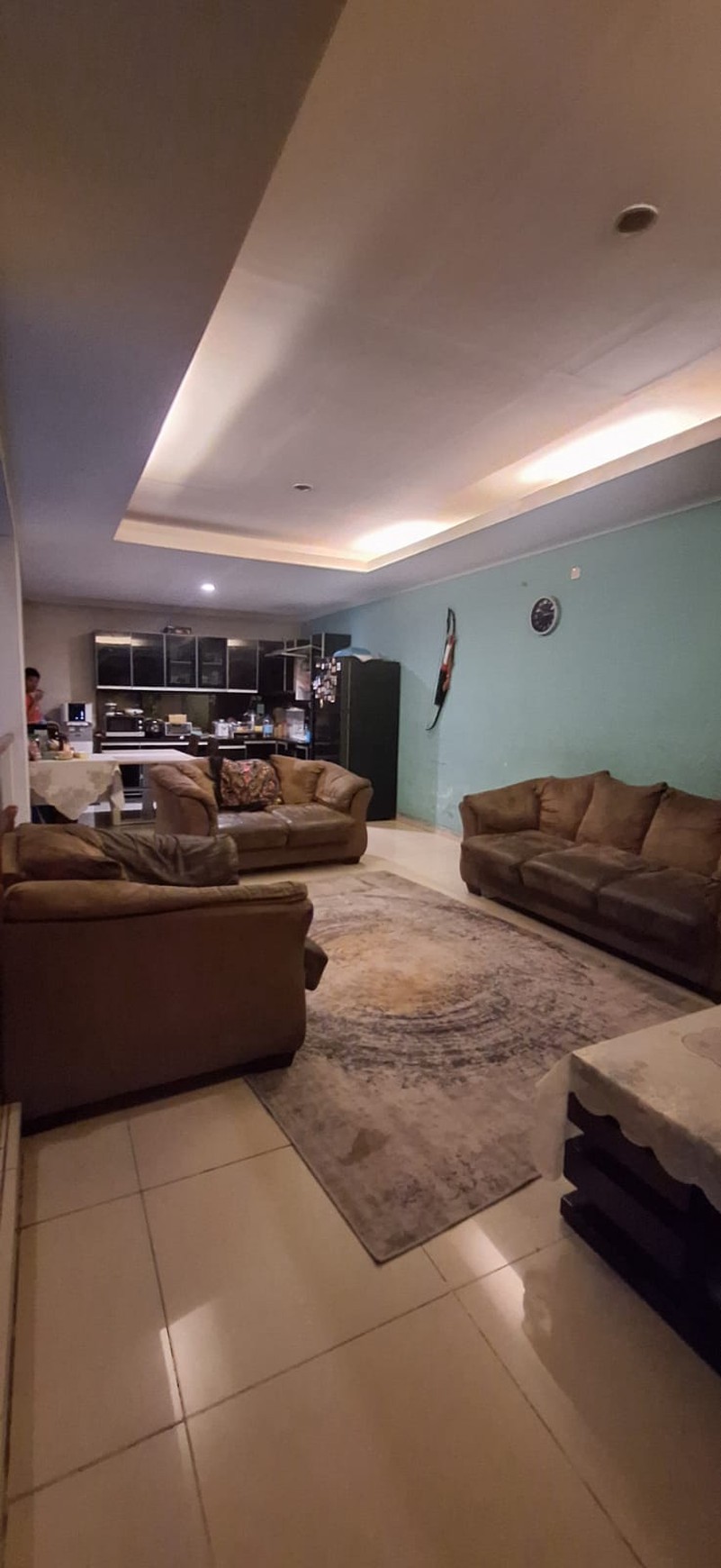 Rumah 2½ Lantai Siap Huni Lokasi Strategis dan Asri @Bintaro Sektor 7.