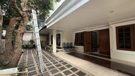 COZY AND BEAUTIFUL HOUSE AT SENOPATI AREA