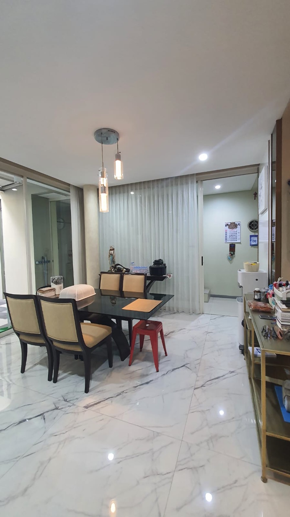 Dijual Rumah Full Furnish Stamford Citraland Surabaya