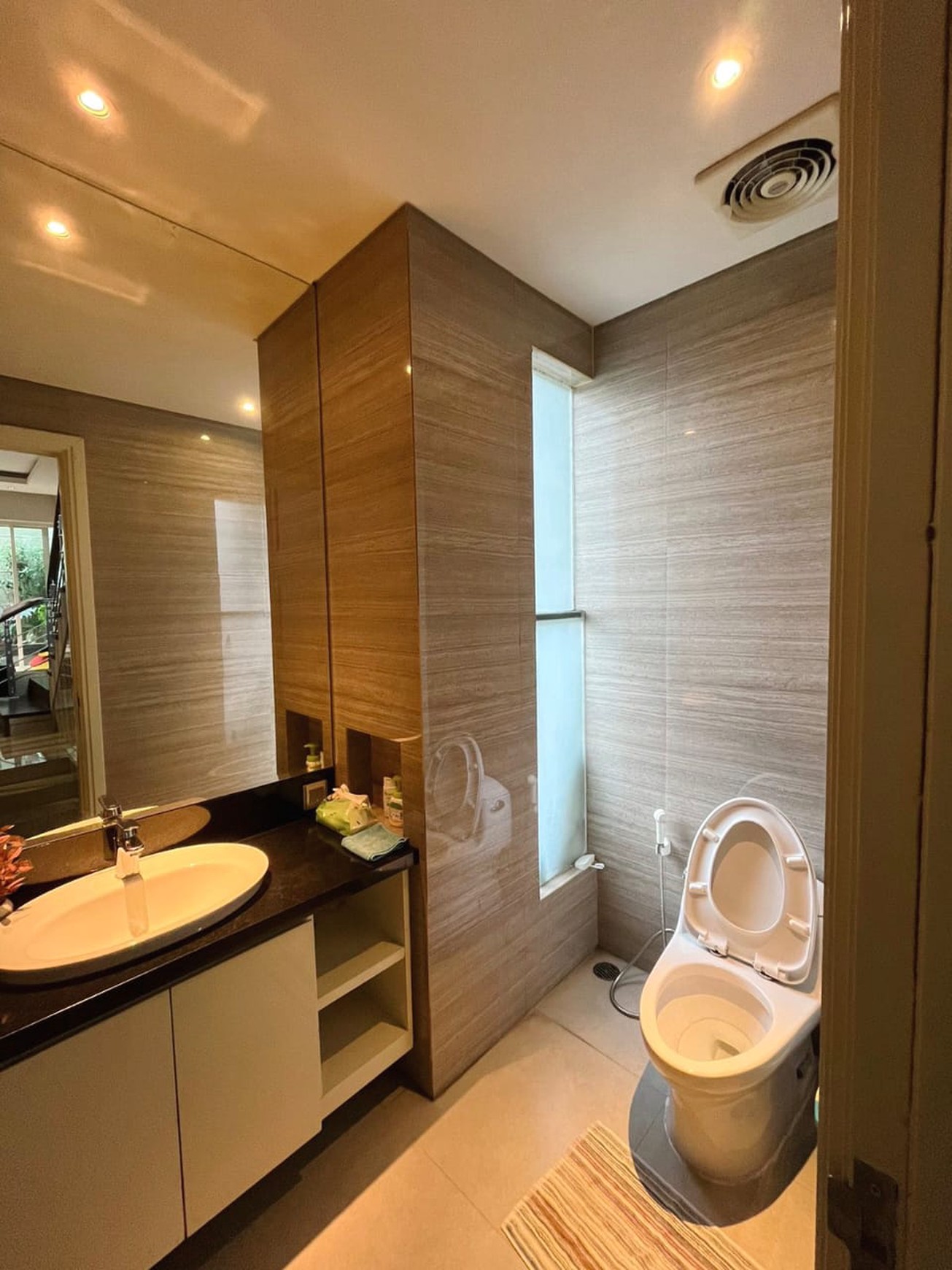 Dijual Rumah Minimalis Full Furnish Istimewa Wisata Bukit Mas Wiyung Surabaya