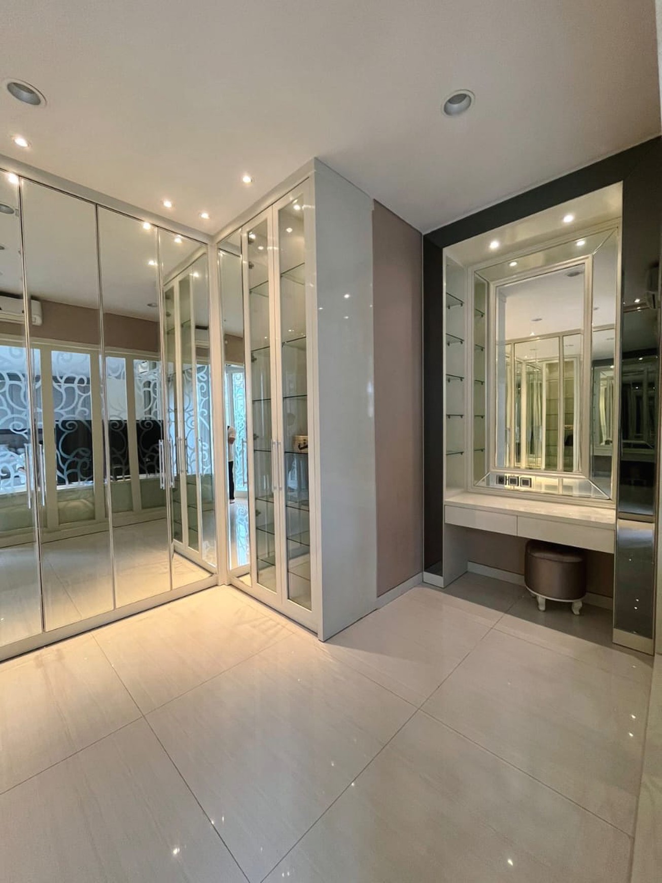 Dijual Rumah Minimalis Full Furnish Istimewa Wisata Bukit Mas Wiyung Surabaya