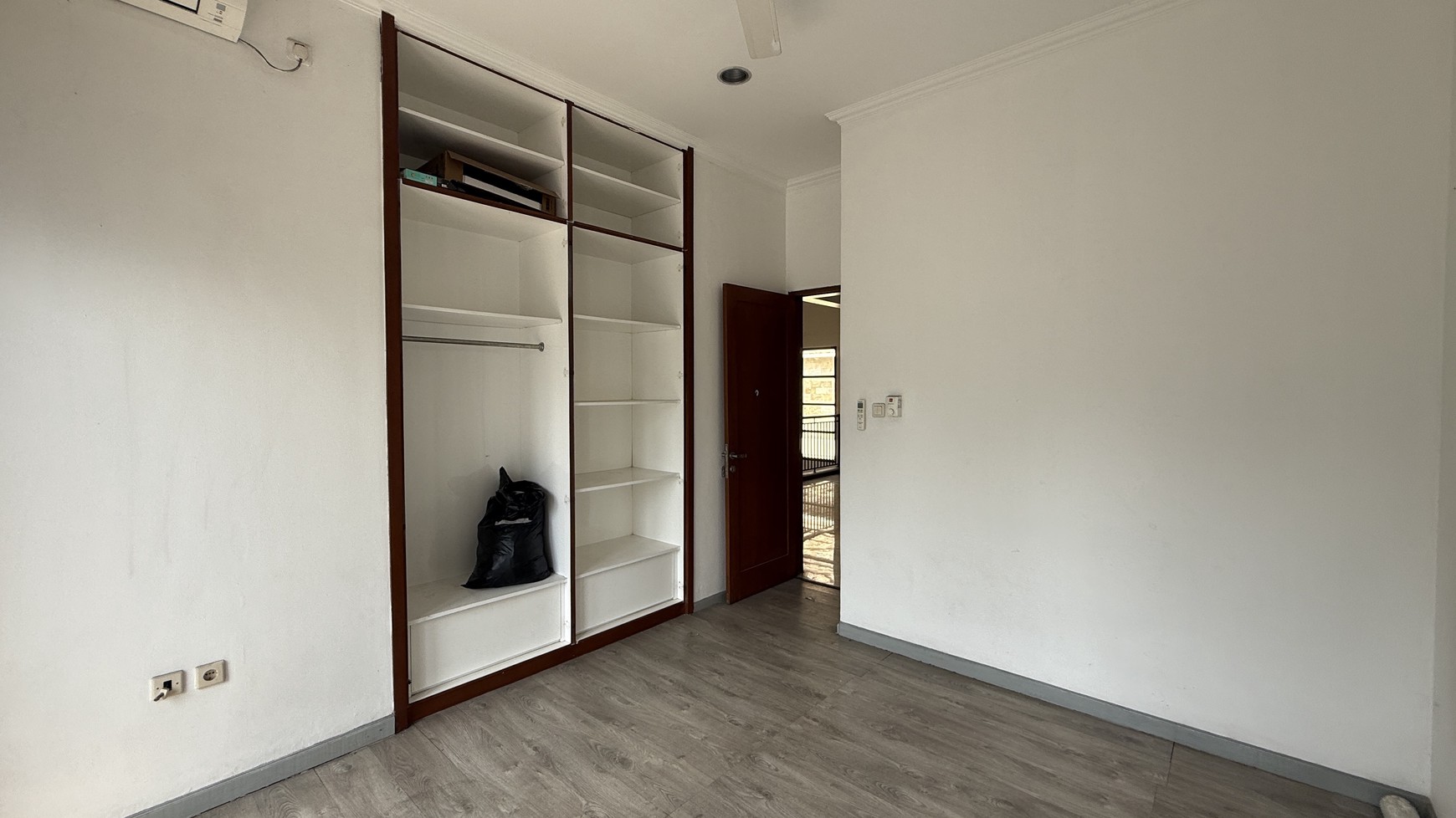 MODERN AND BEAUTIFUL HOUSE AT SENOPATI AREA