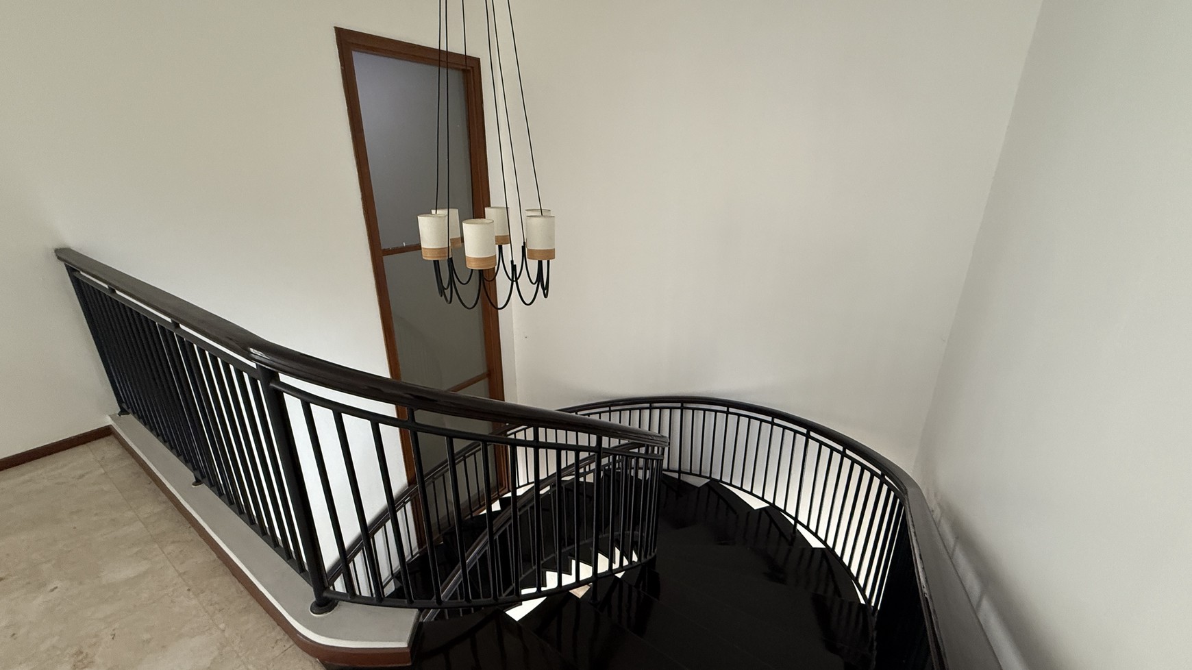 MODERN AND BEAUTIFUL HOUSE AT SENOPATI AREA