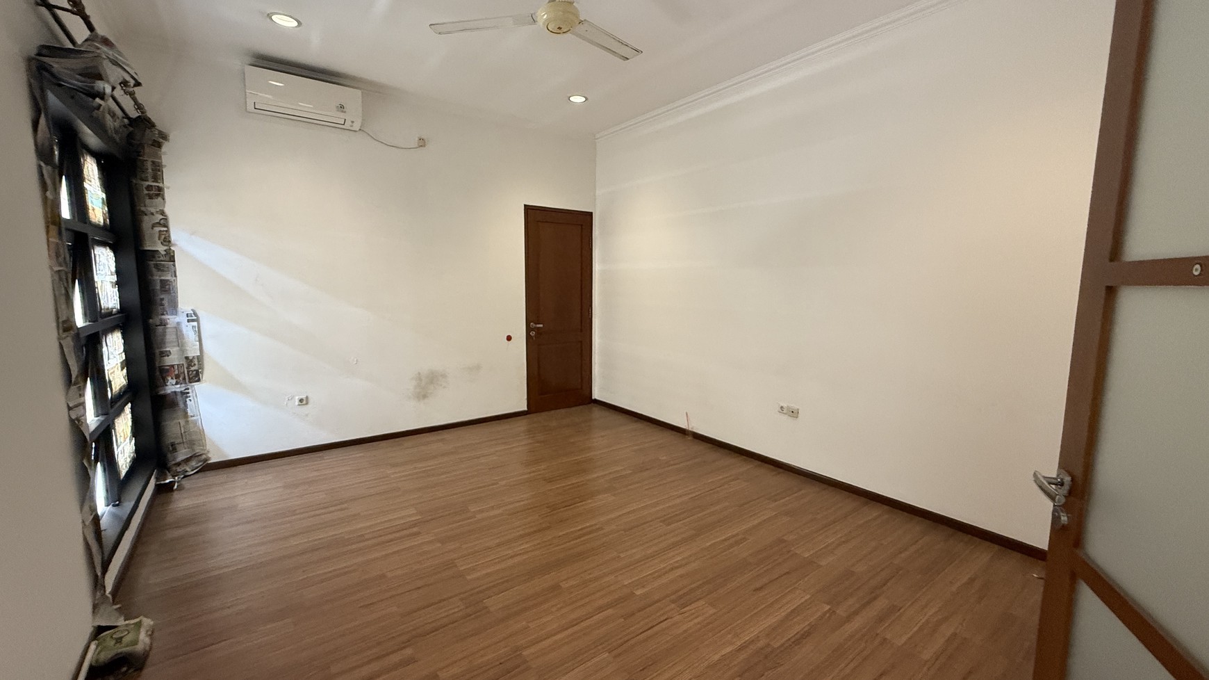 MODERN AND BEAUTIFUL HOUSE AT SENOPATI AREA