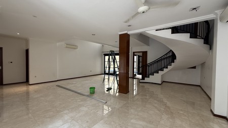 MODERN AND BEAUTIFUL HOUSE AT SENOPATI AREA