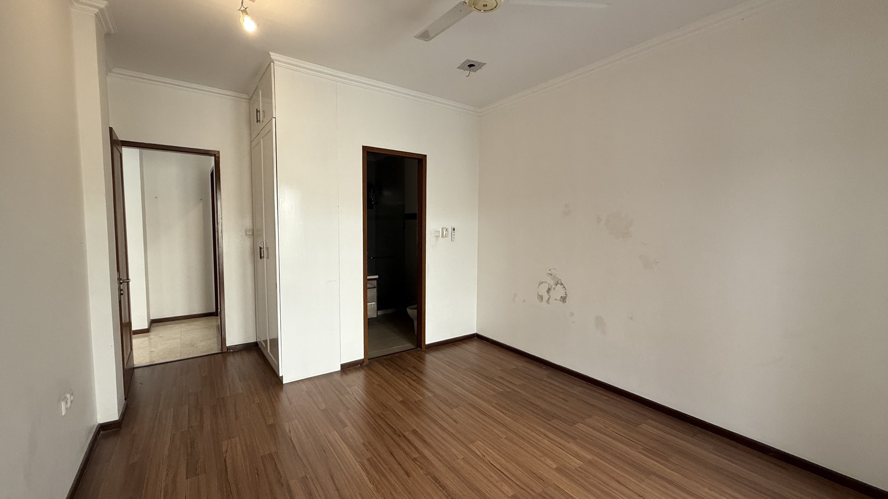 MODERN AND BEAUTIFUL HOUSE AT SENOPATI AREA