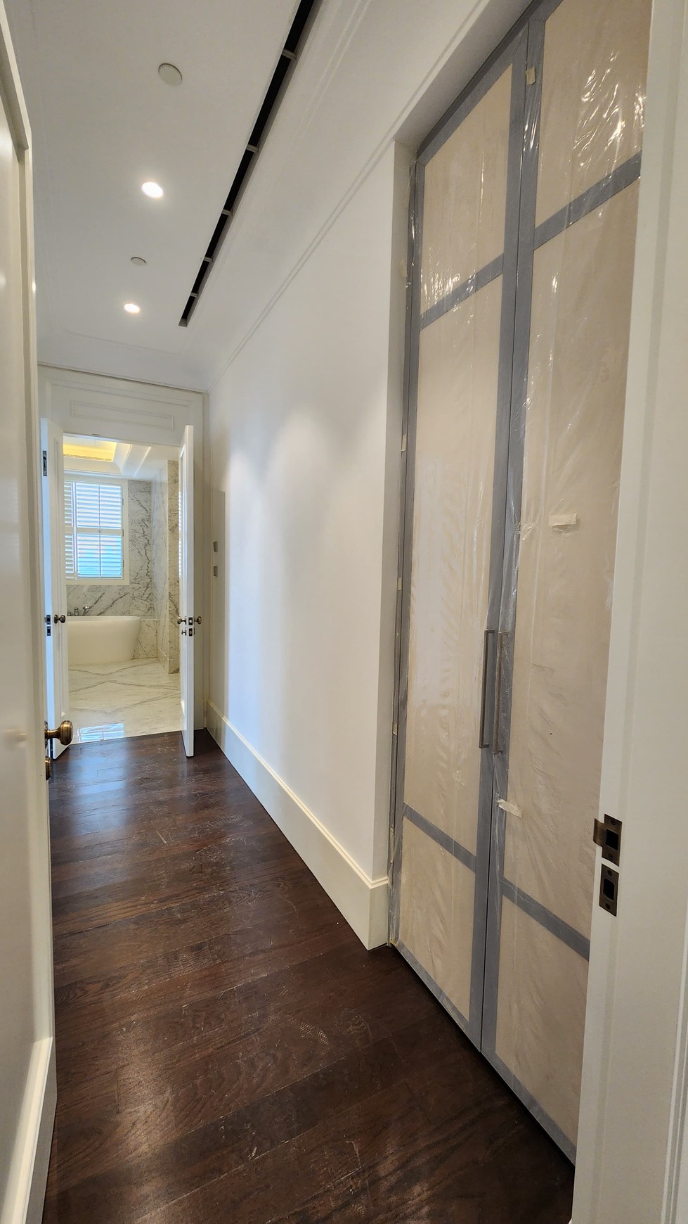 Dijual Apartemen St. Regis Residence Jakarta - Lantai 28, Luas 355 m, 3BR Semi-Furnished