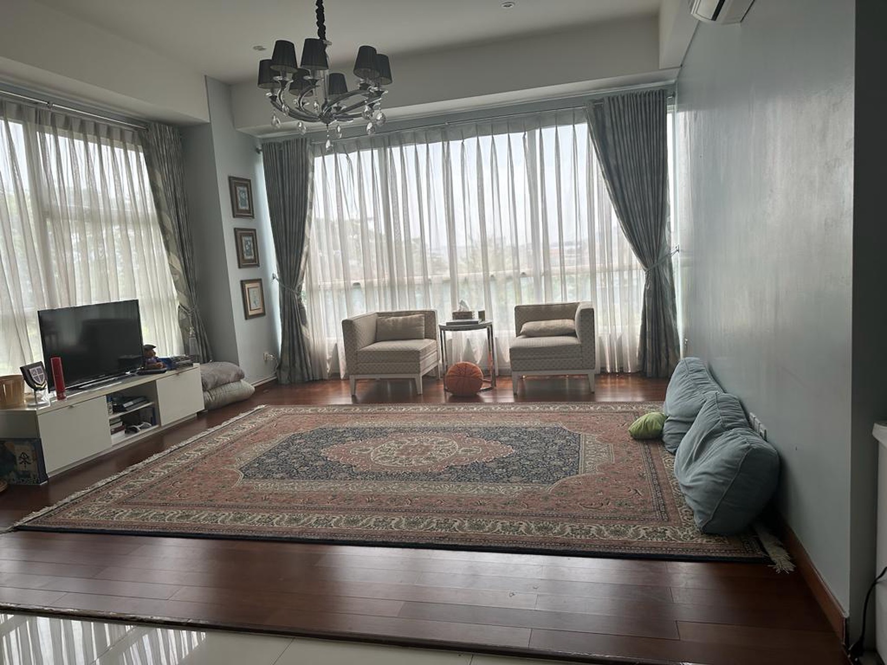 For sale 1 Park Residences 3 Brs Nice Furnished Close to Gandaria City Mall