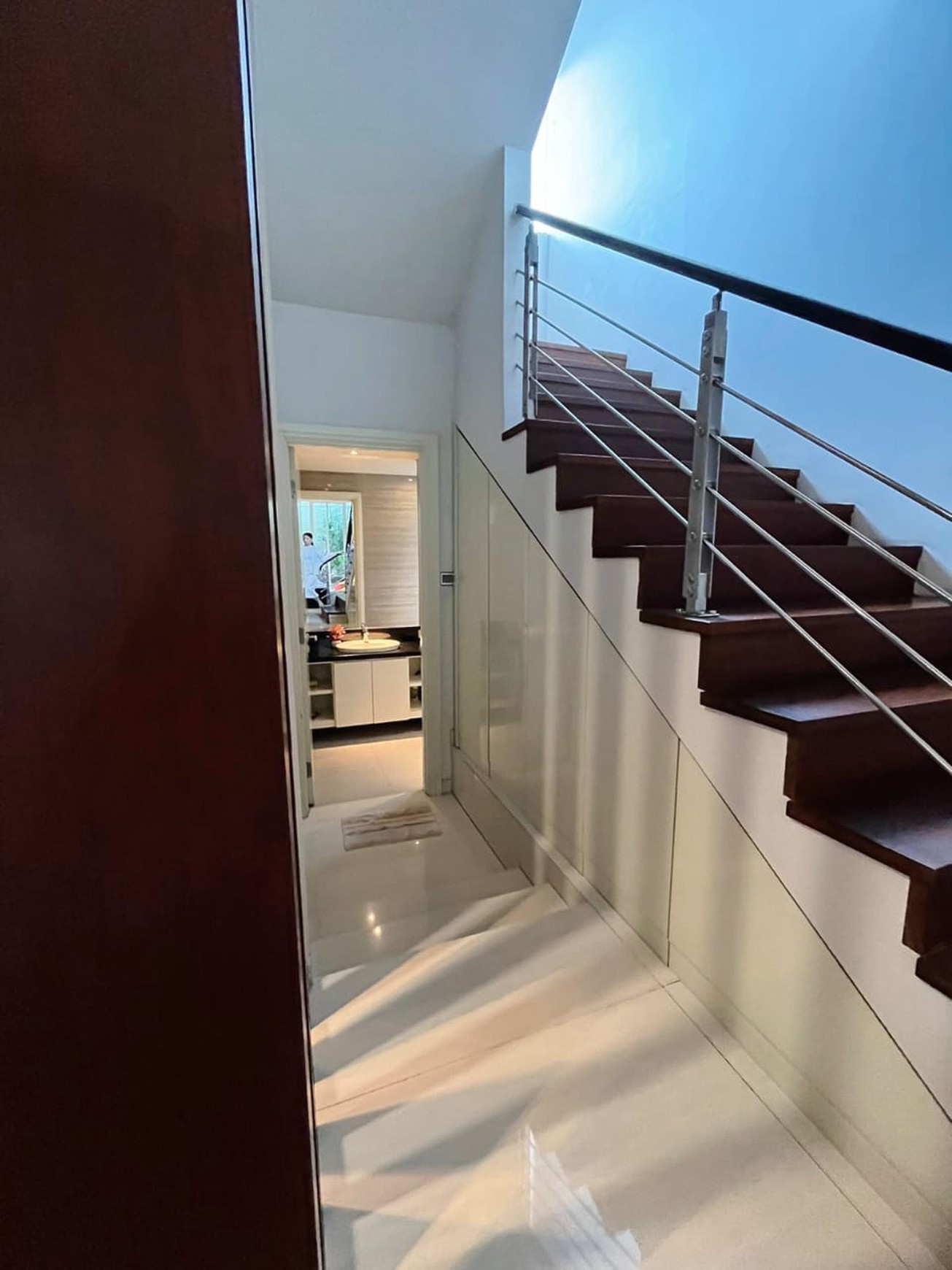MURAH LUAS Dijual Rumah Wisata Bukit Mas 2 Grand Palais  Full Furnished By Vinoti Living - Garasi Carport 3 Mobil Strategis Dekat Citraland, Pakuwon Indah , Ptc, Supermall