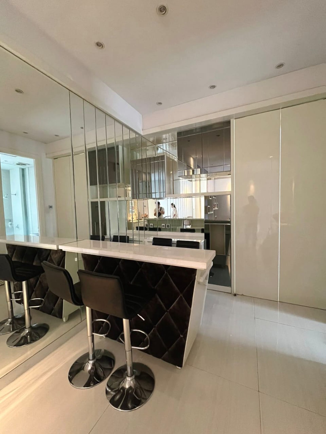 MURAH LUAS Dijual Rumah Wisata Bukit Mas 2 Grand Palais  Full Furnished By Vinoti Living - Garasi Carport 3 Mobil Strategis Dekat Citraland, Pakuwon Indah , Ptc, Supermall
