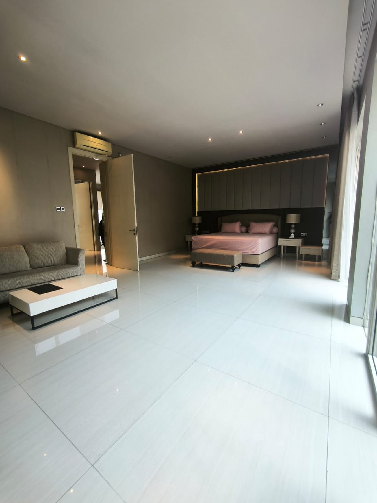 MURAH LUAS Dijual Rumah Wisata Bukit Mas 2 Grand Palais  Full Furnished By Vinoti Living - Garasi Carport 3 Mobil Strategis Dekat Citraland, Pakuwon Indah , Ptc, Supermall