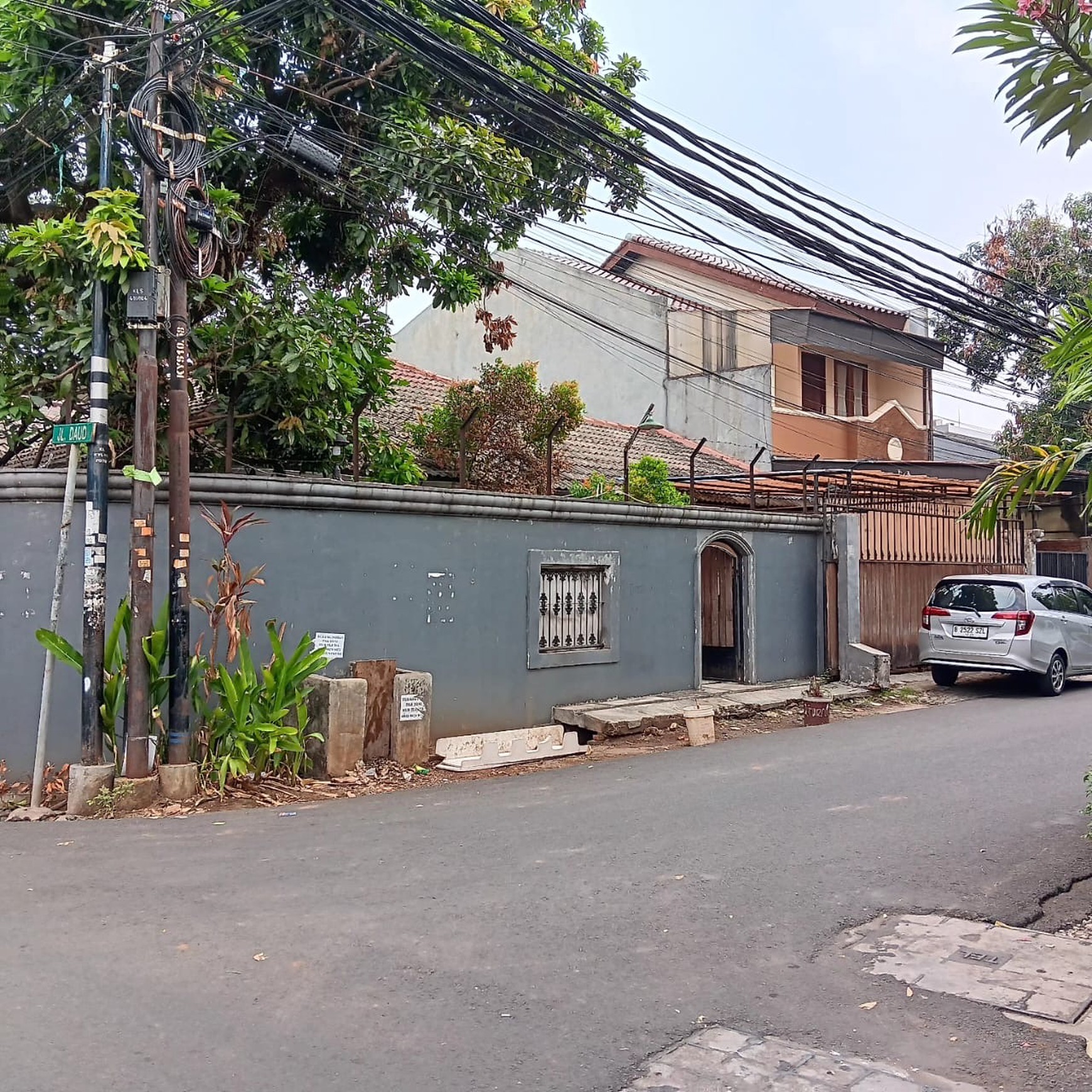 Dijual Rumah Tinggal Nyaman, Siap Huni Lokasi Di Tanah Kusir, Jakarta Selatan