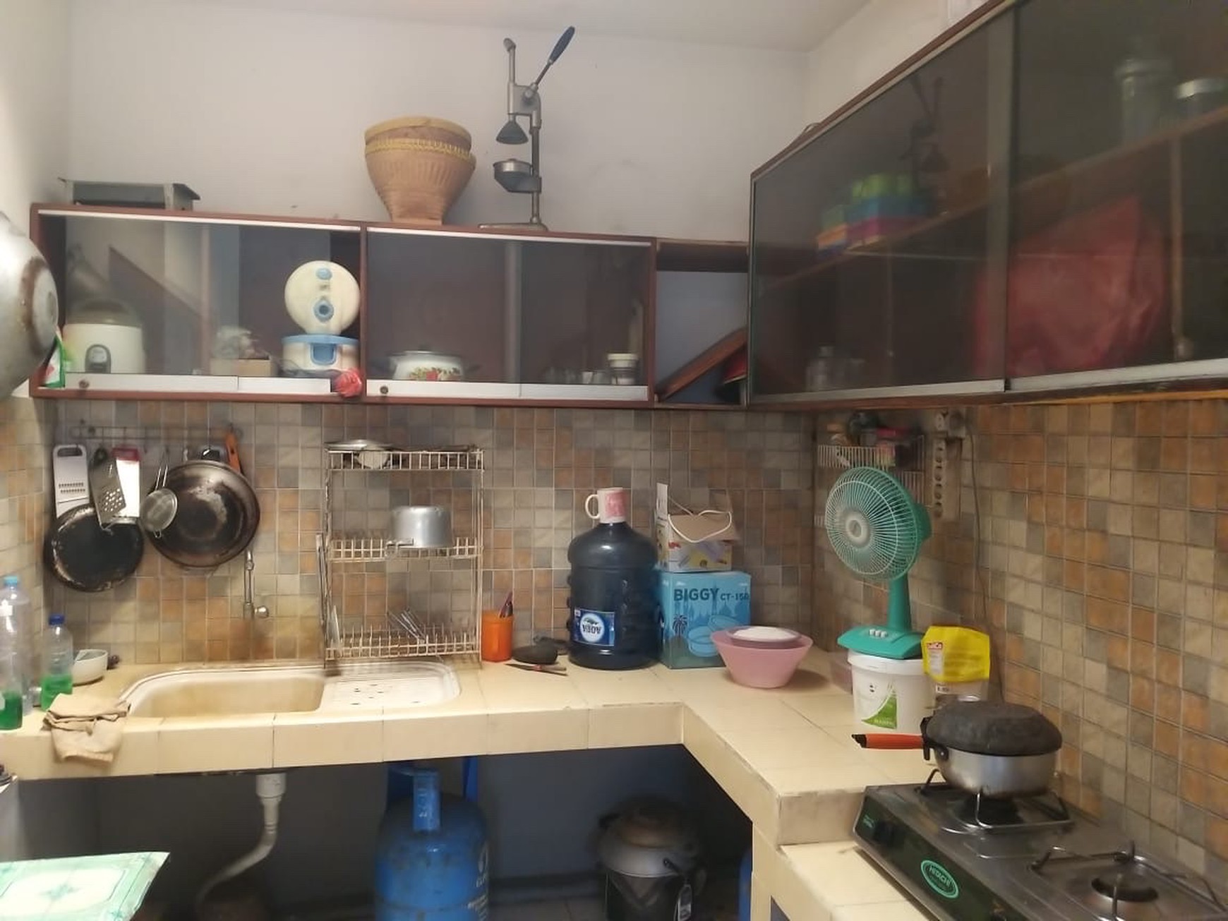 Dijual Rumah Cocok Untuk Usaha, Lokasi Strategis Di Jl. Danau Toba, Bendungan Hilir, Jakarta Pusat